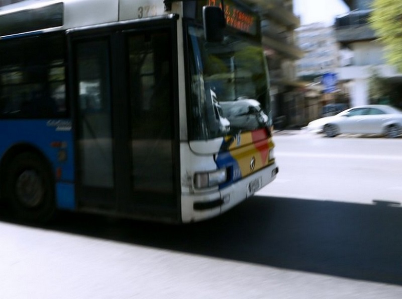 Τρόμος για 53χρονη μέσα σε λεωφορείο από Αρτέμιδα: «Γιατί κάλεσες την Αστυνομία; Θα σε πάρουν σηκωτή»