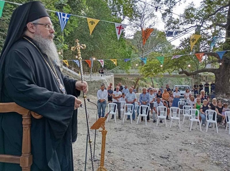 Στην απέναντι όχθη | Πανηγυρίζει... έστω κι έτσι η Αγία Παρασκευή (AUDIO)