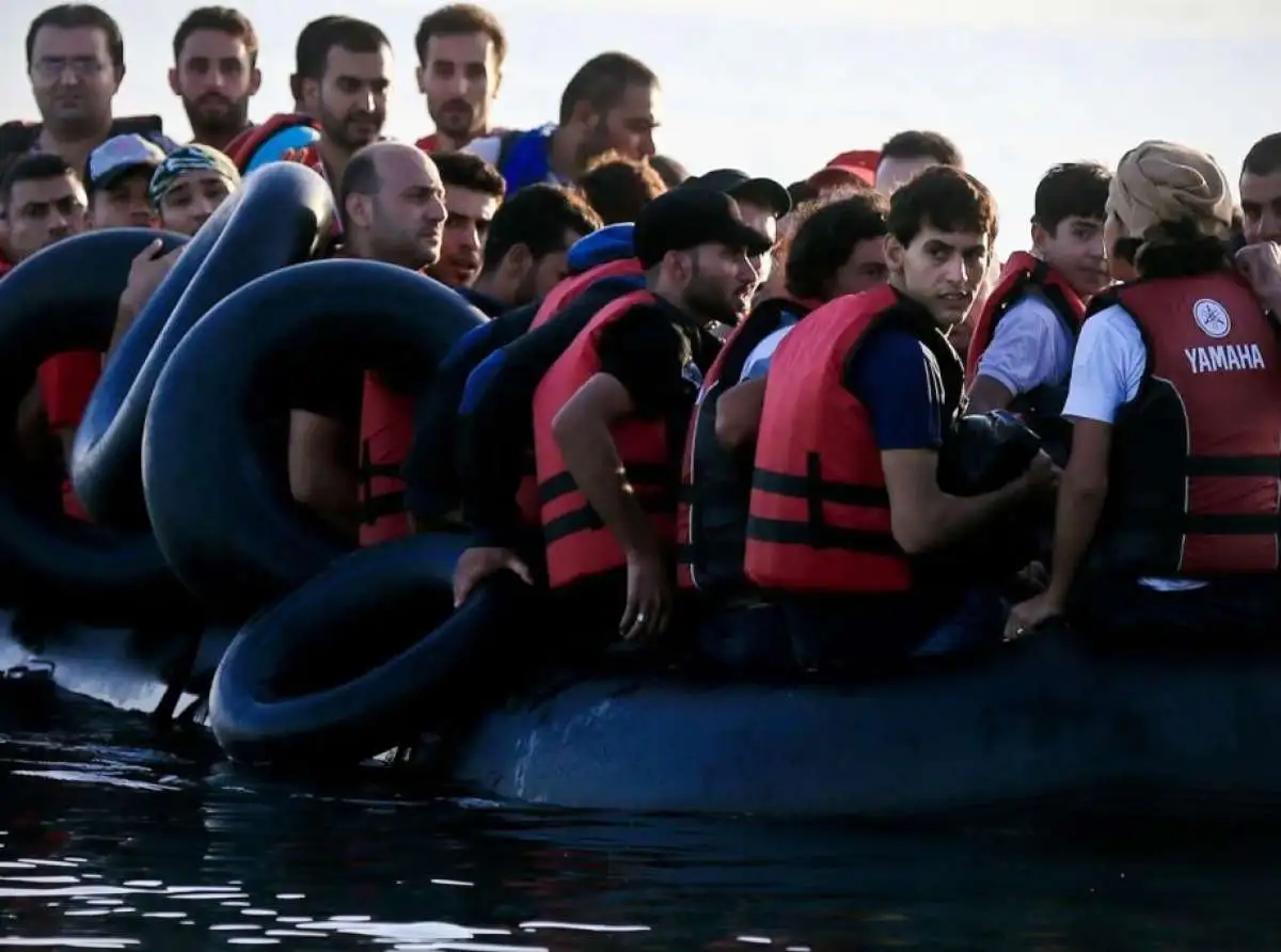 Είκοσι έξι μετανάστες εγκαταλείφθηκαν σε παραλία του Πηλίου