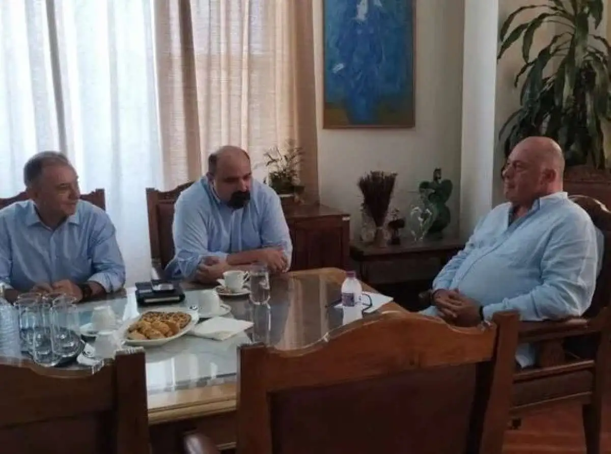Βόλος: "Αστειάκια" Μπέου για τα νεκρά ψάρια