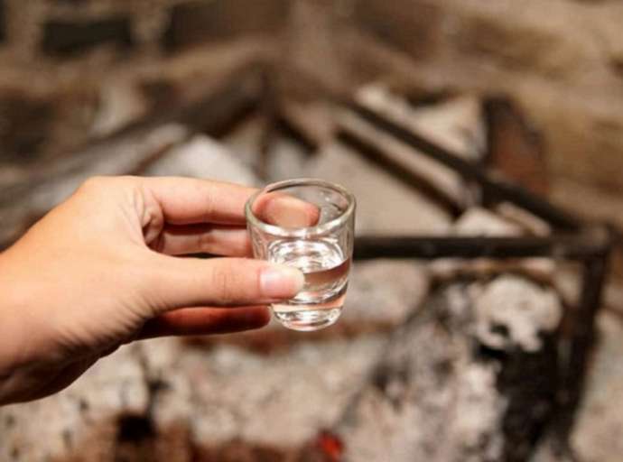 Προσπάθησε να βγάλει ρακή από …φύλλα χασίς και συνελήφθη