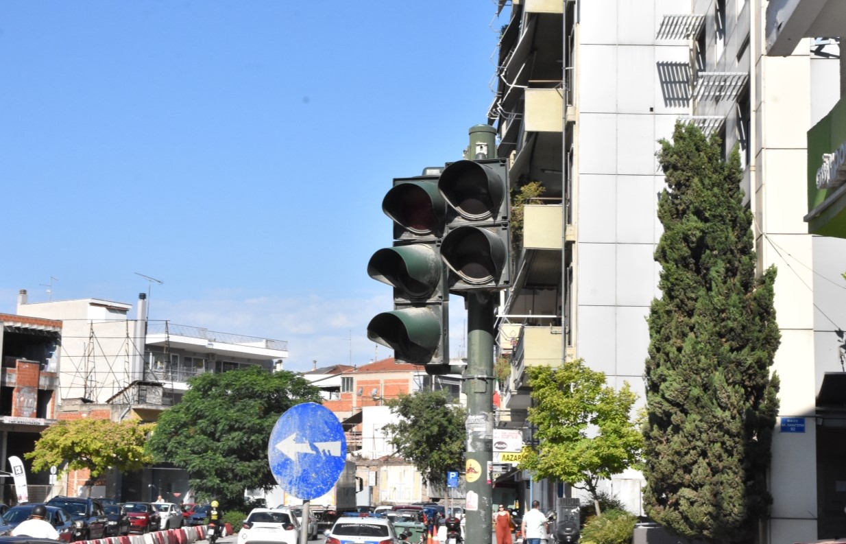 Δήμος Λαρισαίων: Προσωρινή διακοπή λειτουργίας φωτεινών σηματοδοτών στην οδό Ιωαννίνων λόγω εργασιών αναβάθμισης