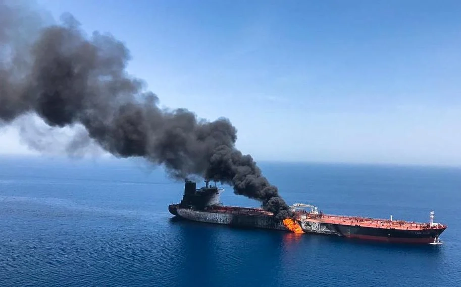 Στενά Ορμούζ | Η σύγκρουση πλοίων στα τυφλά - Τι λέει το αρχηγείο των Ασπίδων στη Λάρισα