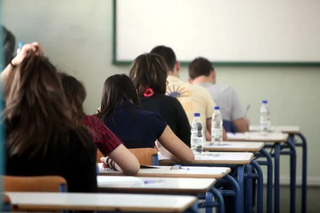 Δωρεάν τηλεφωνική υποστήριξη για τους υποψηφίους των Πανελληνίων 2026