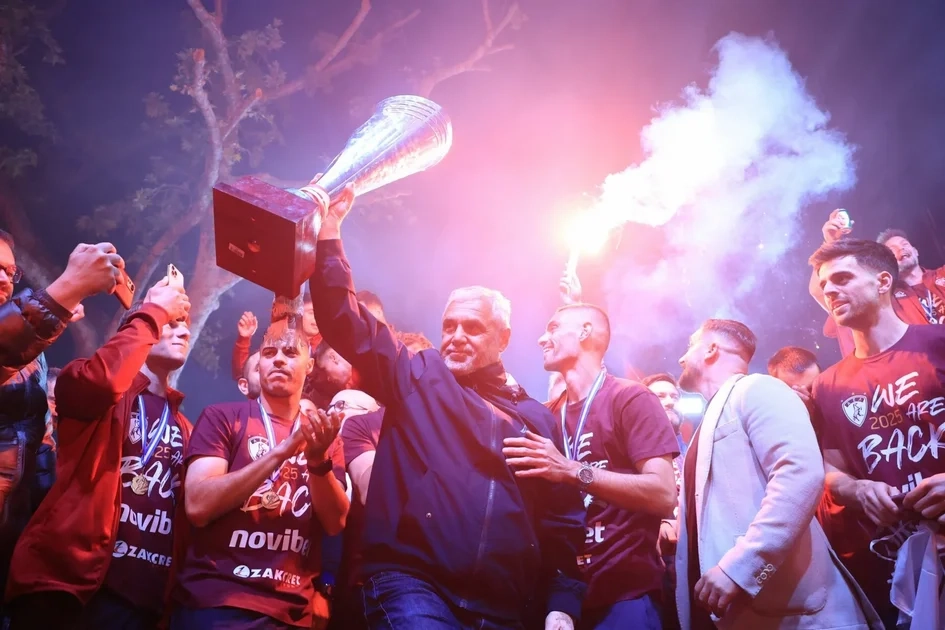 Βοσνιάδης, Οικονόμου, Πασάς: Ζούμε κάτι καταπληκτικό με την ΑΕΛ (VIDEO)