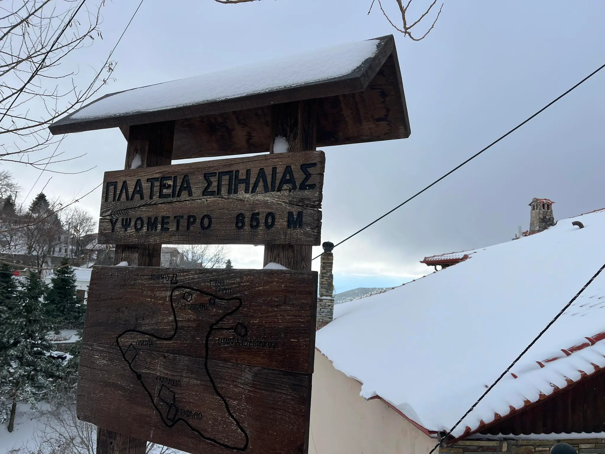 "Καλημέρα σας" από την χιονισμένη Σπηλιά Κισσάβου (VIDEO)