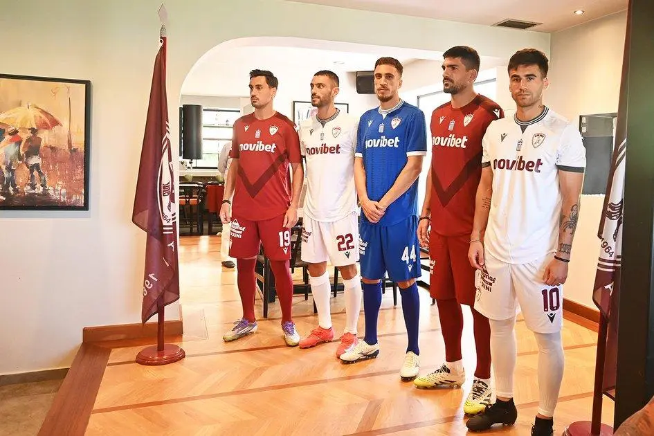 Παρουσίαση φανέλας με... παρενέργειες για το AEL FC ARENA (VIDEOS & ΦΩΤΟ)