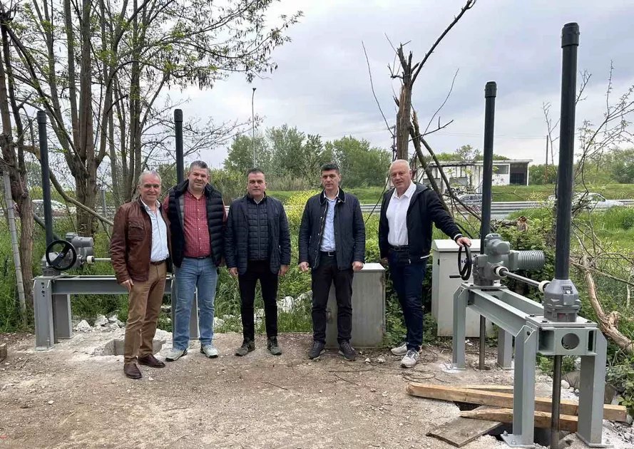 Αντιπλημμυρική ενίσχυση για τον Άγιο Θωμά - Τοποθετήθηκαν τα νέα θυροφράγματα στεγανοποίησης (ΦΩΤΟ)