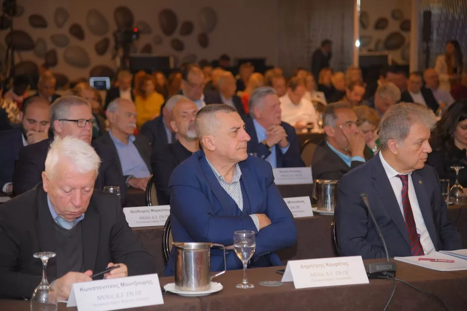 Η παρουσία Κουρέτα στην κοινή συνεδρίαση ΕΝΠΕ - ΚΕΔΕ