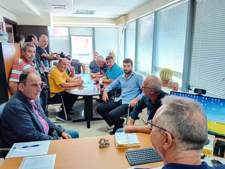 Διαμαρτυρία των Θεσσαλών αγροτών σε ΕΛΓΑ και ΟΠΕΚΕΠΕ