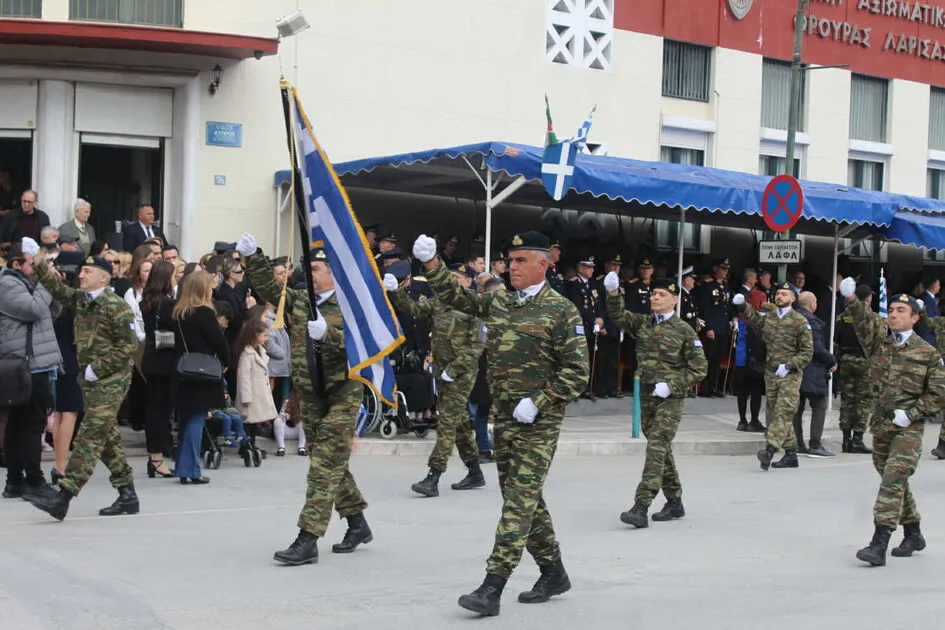 Η Λάρισα τίμησε με υπερηφάνεια την 25η Μαρτίου (ΦΩΤΟ)