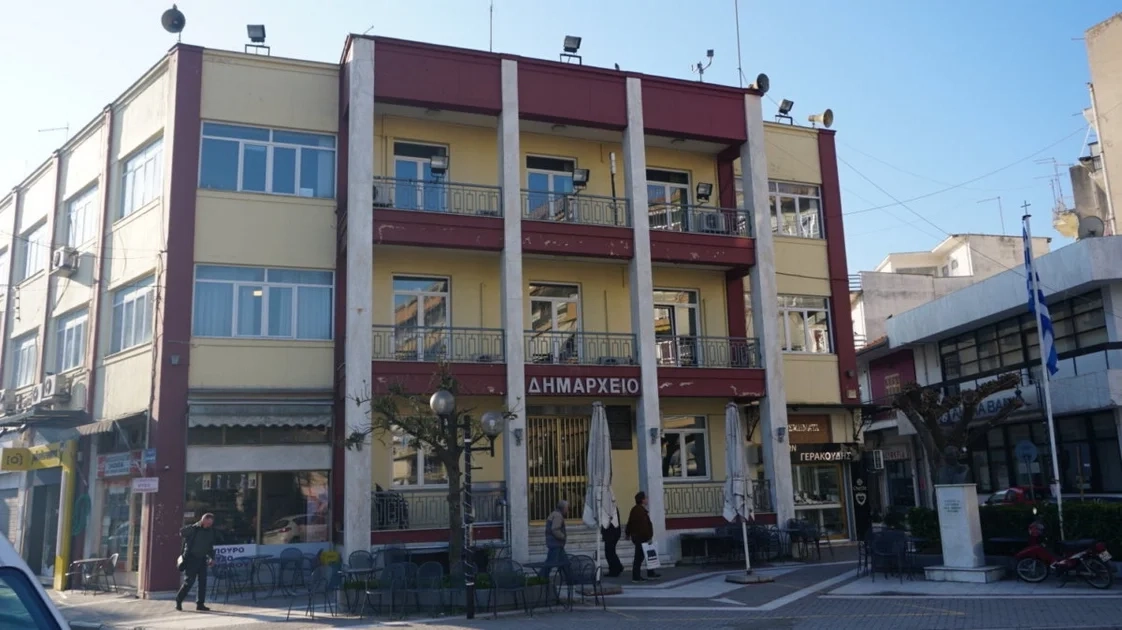 Ομόφωνη καταδίκη από το Δ/Σ Τυρνάβου της επίθεσης κατά του προέδρου της Κοινότητας Δένδρων