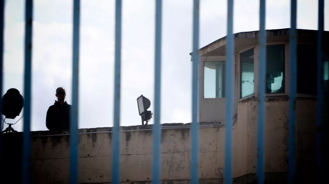 Το θρίλερ με τον Αμερικανό που κρατείται στη Λάρισα για δύο δολοφονίες και είχε λάβει 863.000 € για... ταινία!!!