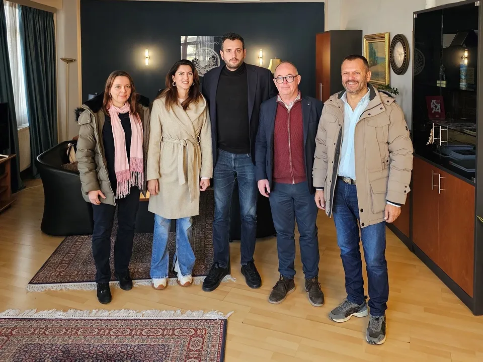 Συνάντηση Γιακουβή με Τσικριτσή και περιοδεία στην αγορά του Τυρνάβου
