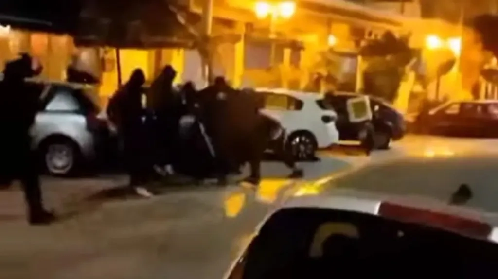"Τσίμπησαν" δύο στο Βόλο για την επίθεση σε φοιτητή που φορούσε φανέλα της ΑΕΛ