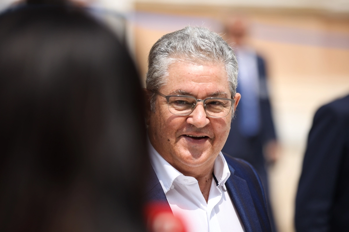 Περιοδεία Κουτσούμπα σε όλα τα μπλόκα των Θεσσαλών αγροτών