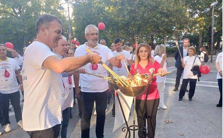 Άναψε η φλόγα της αγάπης στη Λάρισα