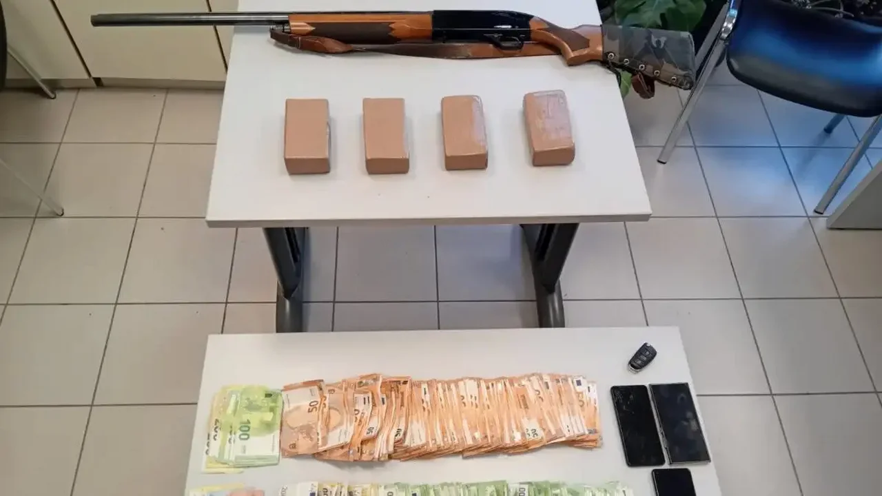 Λάρισα: Στη φυλακή 41χρονος διακινητής ναρκωτικών – Μετέφερε δύο κιλά ηρωίνης με το ΚΤΕΛ
