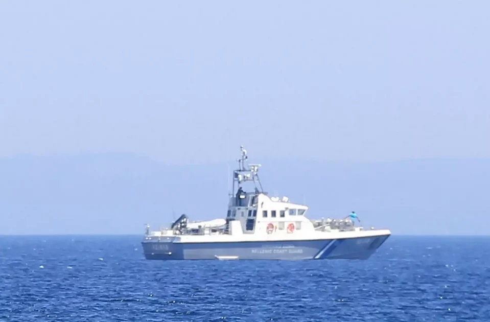 Εντοπίστηκαν δύο σοροί αγνώστων στοιχείων σε Κέρκυρα και Αίγινα