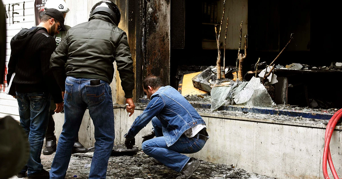 Στο βρετανικό δικαστήριο η 46χρονη για τον εμπρησμό στη Marfin