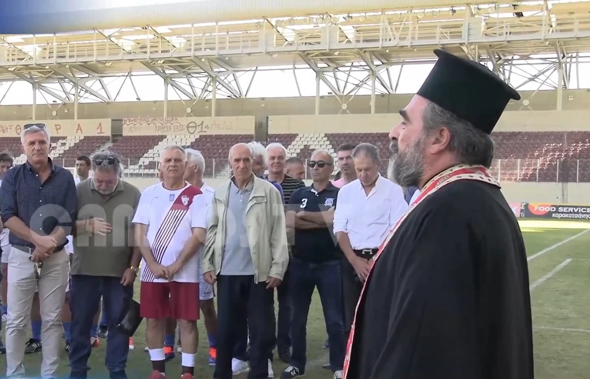 "...Κι αν κάποιοι φύγαν απ' τη ζωή σου, σε βλέπουν απ' το club του Παραδείσου" (VIDEO &amp; ΦΩΤΟ)