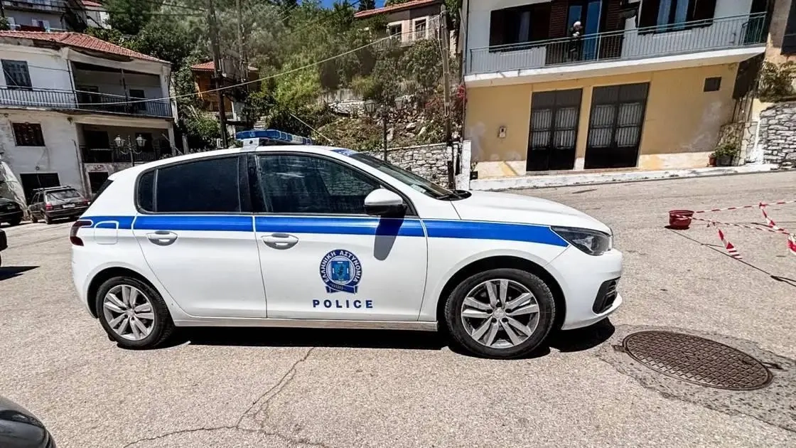 Λάρισα: 15χρονοι λήστεψαν 16χρονο και απείλησαν 17χρονο - Συνελήφθησαν και οι γονείς τους