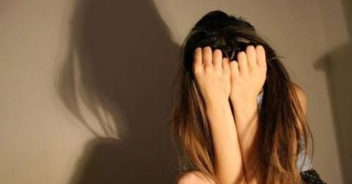 Αυτόφωρη καταδίκη οδηγού σχολικού της Λάρισας για προσβολή γενετήσιας αξιοπρέπειας 15χρονης μαθήτριας!!!