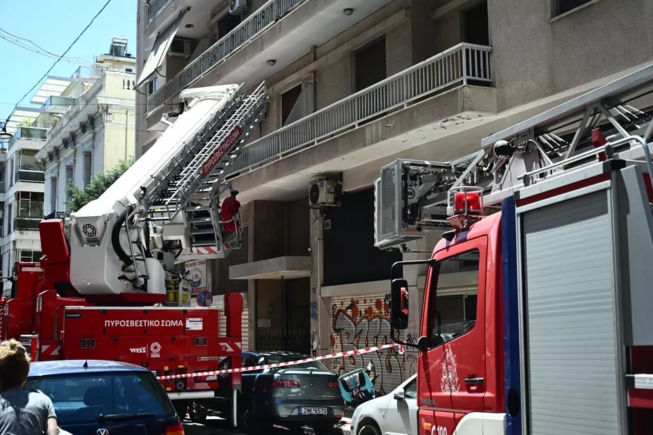 Πυρκαγιά σε διαμέρισμα της Λάρισας - Επιχείρησαν 12 πυροσβέστες!