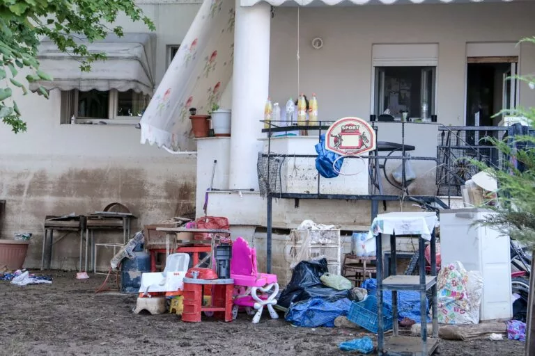 Στη νέα Περιφερειακή Δ/ντρια Θεσσαλίας της ΔΥΠΑ η επιτροπή πλημμυροπαθών Εργατικών Κατοικιών Γιάννουλης 