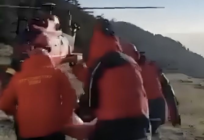 Η στιγμής της διάσωσης τραυματισμένου άνδρα στον Όλυμπο (VIDEO &amp; ΦΩΤΟ)