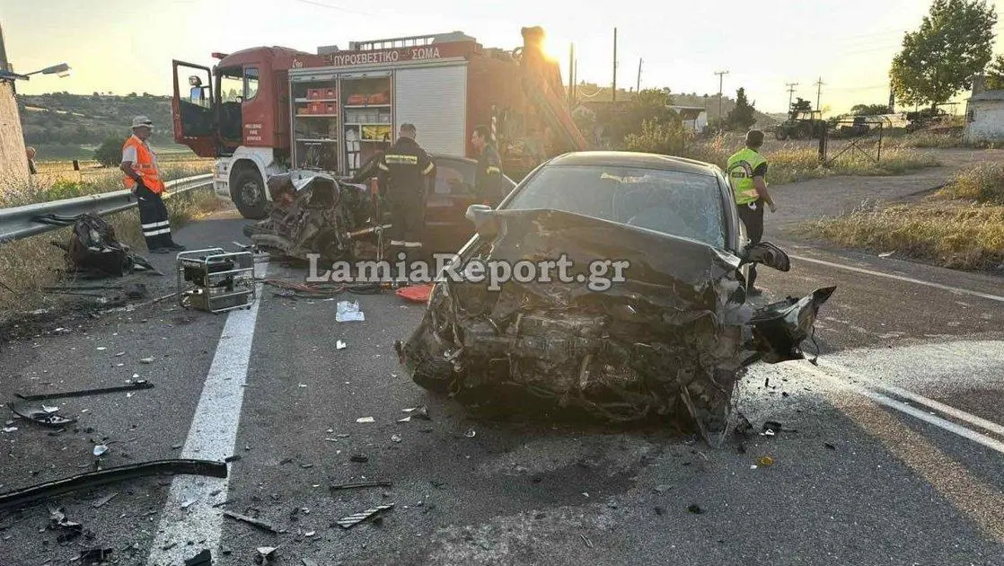 Ζευγάρι έχασε τη ζωή σε σφοδρή μετωπική στη Βοιωτία