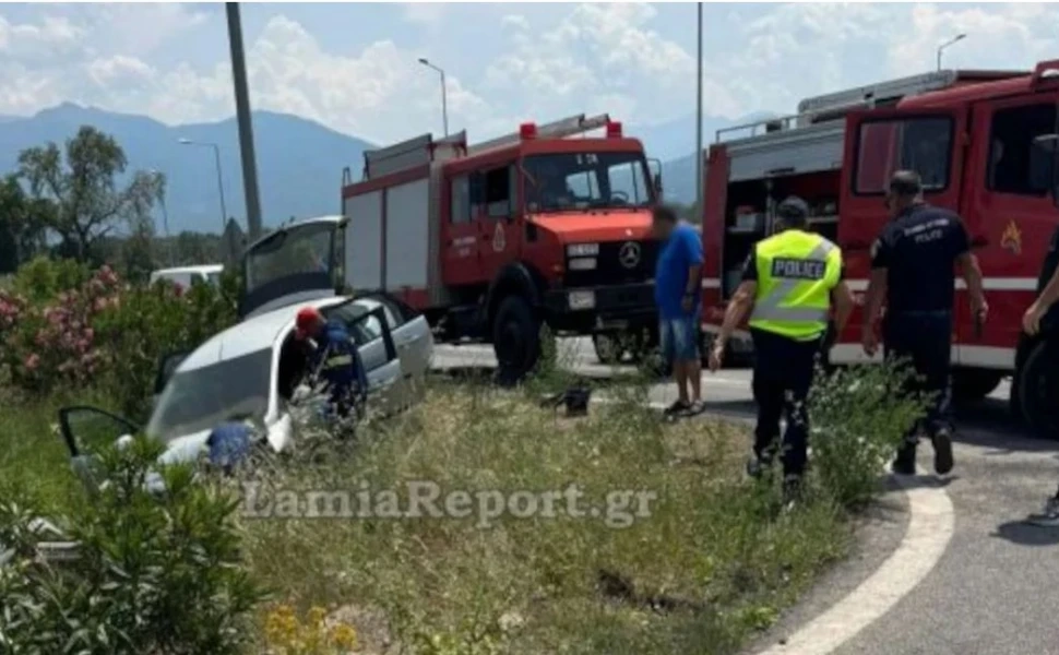 Σοβαρό τροχαίο - Με τραύματα στο κεφάλι απεγκλωβίστηκε ο οδηγός 