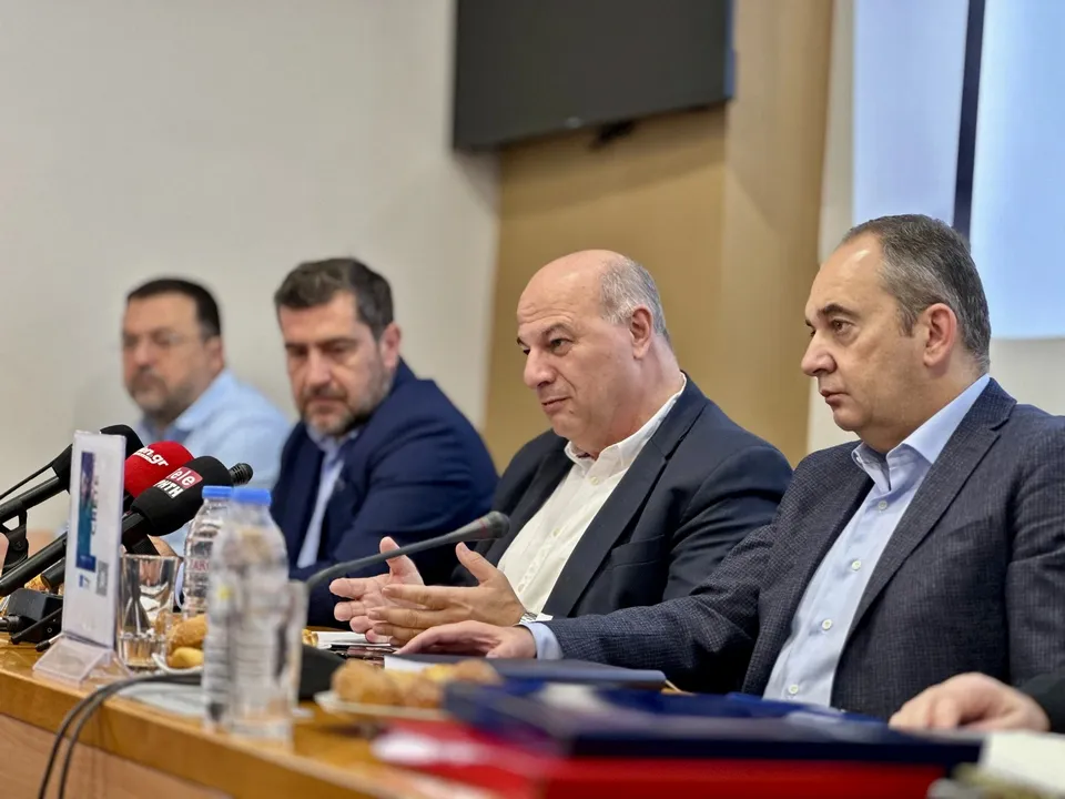 ΥΠΑΑΤ | Υπεγράφη το πρόγραμμα για τη μεταποίηση - εμπορία και ανάπτυξη γεωργικών προϊόντων