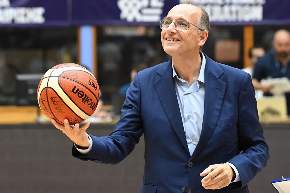Basketgate: Προφυλακίστηκαν Λιόλιος και Μαυραγάνης – Σήμερα οι απολογίες των τριών συλληφθέντων διαιτητών