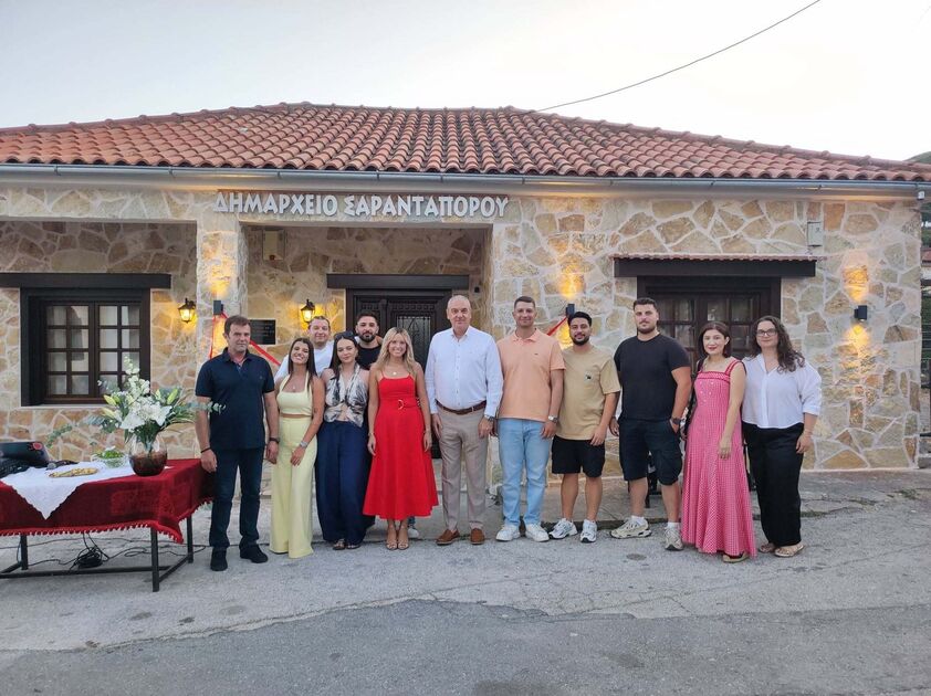 Ο Δήμος Ελασσόνας αποδέχθηκε τη δωρεά του Συλλόγου Σαρανταπόρου για την αισθητική αναβάθμιση του δημοτικού κτιρίου