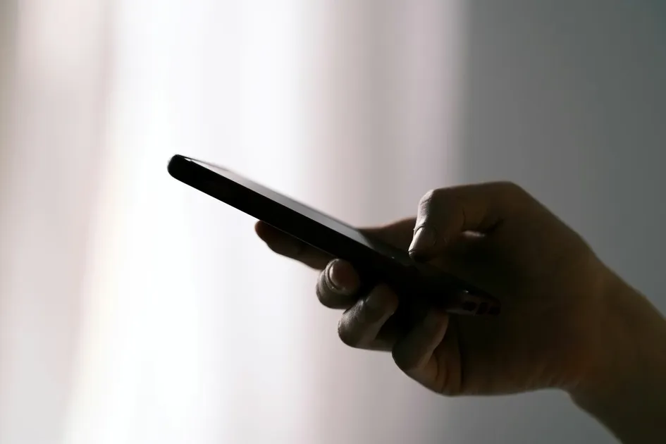 Νέο κύμα απάτης με πλαστά SMS για δήθεν πρόστιμα της Τροχαίας