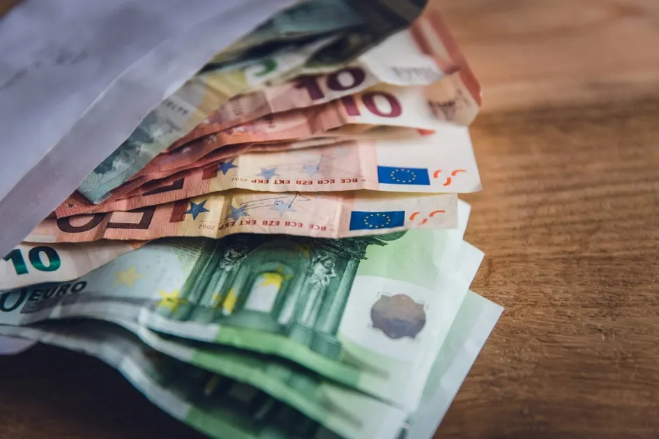 Τι αλλάζει από 1η Νοεμβρίου για μισθούς εργαζομένων, επιχειρήσεις και νέες προσλήψεις
