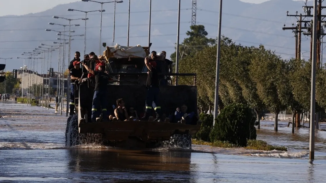 Λύματα: Μικρή η συμβολή των φαρμάκων στο τοξικό φορτίο – Τι έδειξε η μελέτη σε Λάρισα και Ψυττάλεια