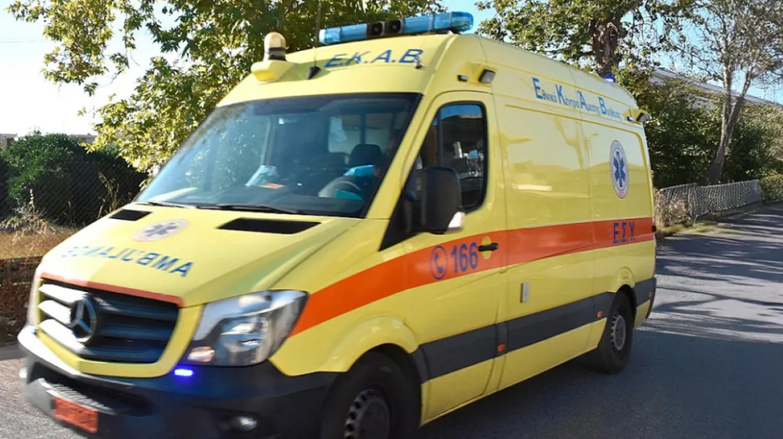 Τροχαίο ατύχημα στη Λάρισα – Ένα άτομο μεταφέρθηκε στο νοσοκομείο