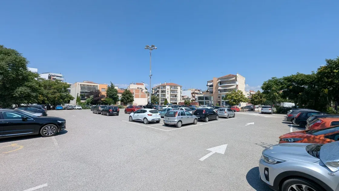 Κυκλοφοριακή ασφυξία στη Λάρισα: Περισσότερα ΙΧ και λιγότερος διαθέσιμος χώρος