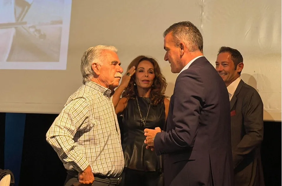 Η Λάρισα τίμησε τον Βασίλη Σκουλά: Μια ζωή "στο μετερίζι τσ’ ανθρωπιάς"!