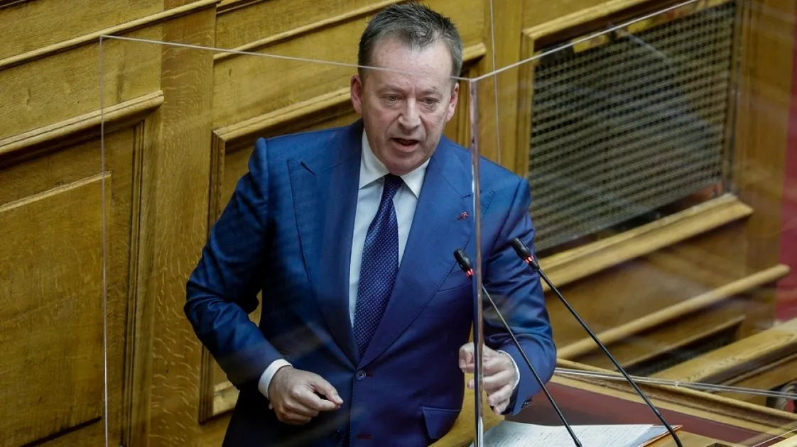 Στο πλευρό του Αλέξη Τσίπρα ξανά ο Βασίλης Κόκκαλης – Ανακοίνωσε την ένταξή του στην ΕΛ.Α.Σ.