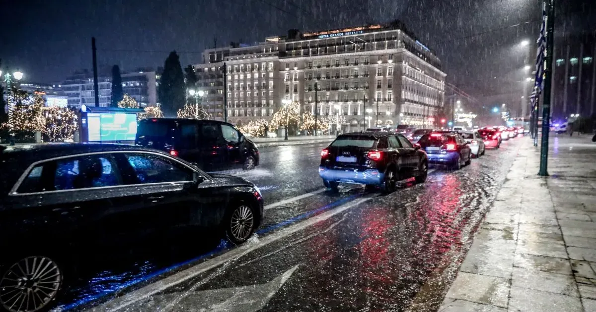 Κακοκαιρία: Εντονη βροχή με κεραυνούς και βροντές – Μέχρι πότε θα κρατήσουν τα φαινόμενα