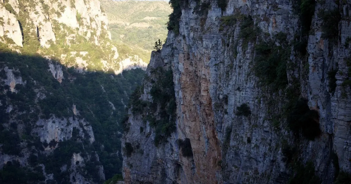 Νεκρός σε χαράδρα 20χρονος