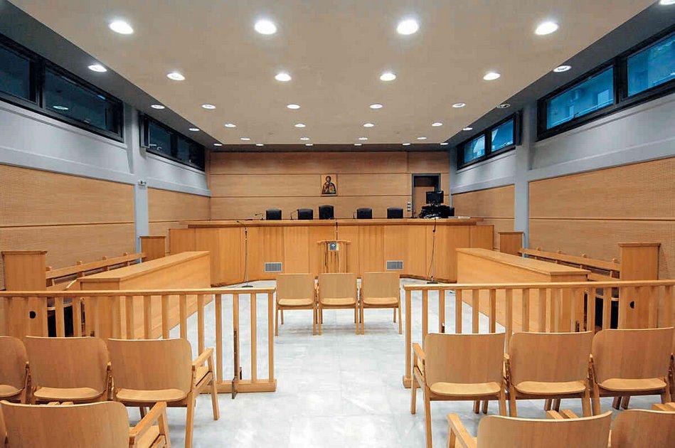 Λάρισα: Οδηγός πιάστηκε μεθυσμένος και βρέθηκε στη φυλακή