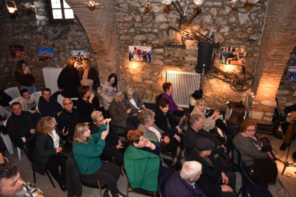 Πραγματοποιήθηκαν τα εγκαίνια της φωτογραφικής έκθεσης 35 χρόνια Καρναβάλι  - Μπουρανί στον Τύρναβο (ΦΩΤΟ)