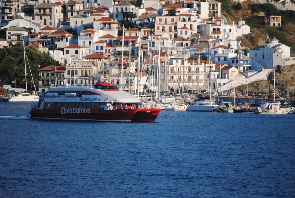 Ακτοπλοϊκά εισιτήρια: Ο ανταγωνισμός κράτησε χαμηλά τις τιμές για τις Σποράδες