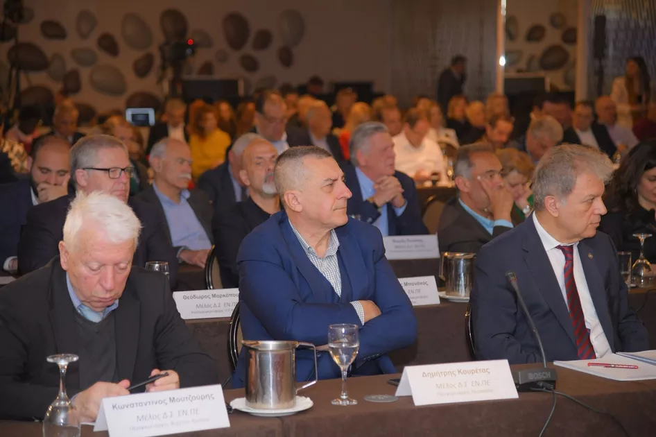 Η παρουσία Κουρέτα στην κοινή συνεδρίαση ΕΝΠΕ - ΚΕΔΕ