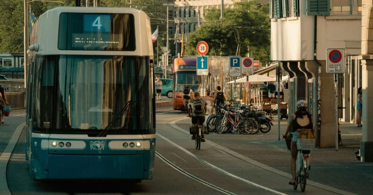 Η πλουσιότερη χώρα στον κόσμο παρέχει δωρεάν συγκοινωνίες σε τουρίστες και κατοίκους