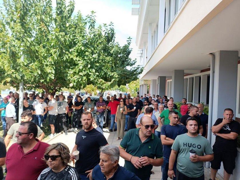 Συγκέντρωση διαμαρτυρίας κτηνοτρόφων για την ευλογιά στην Περιφέρεια Θεσσαλίας 